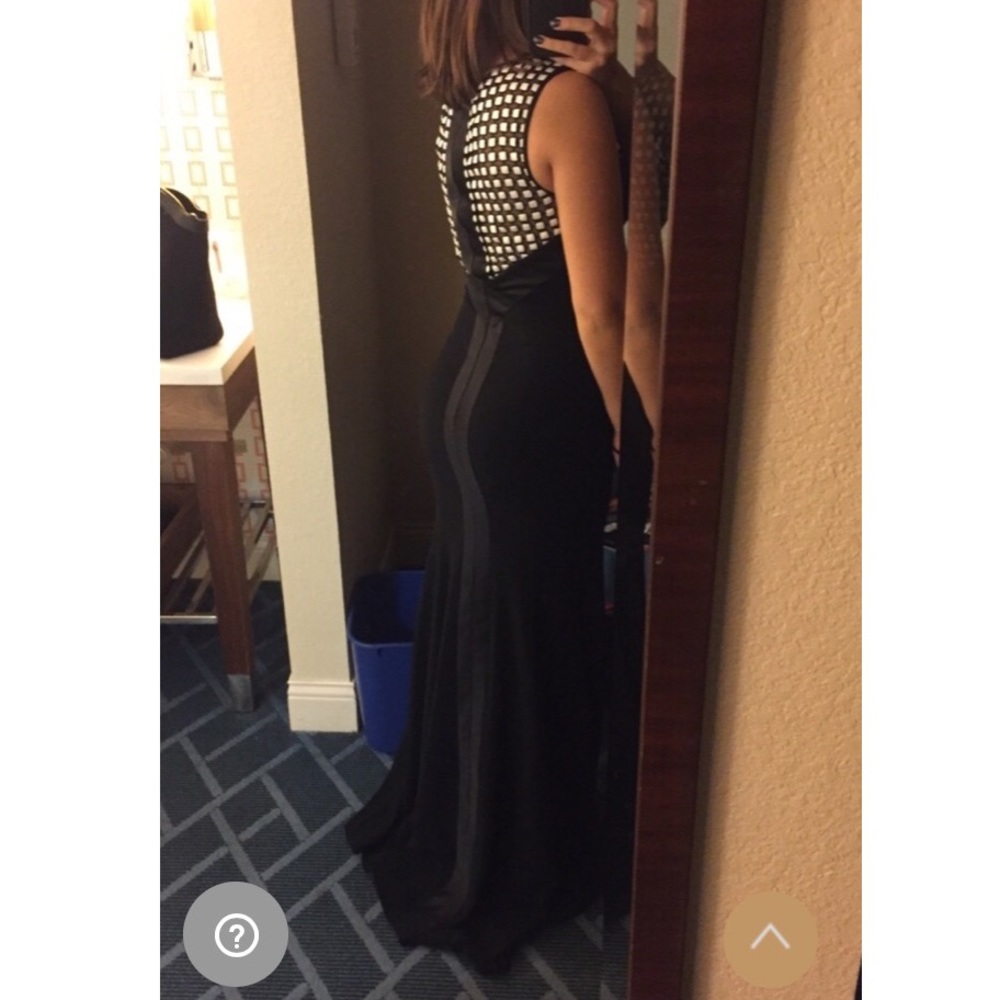Theia Sinclair Gown - Picture 3 of 8
